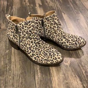 Lucky Brand leopard booties SZ 9.5